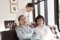 仲の良い両親と娘